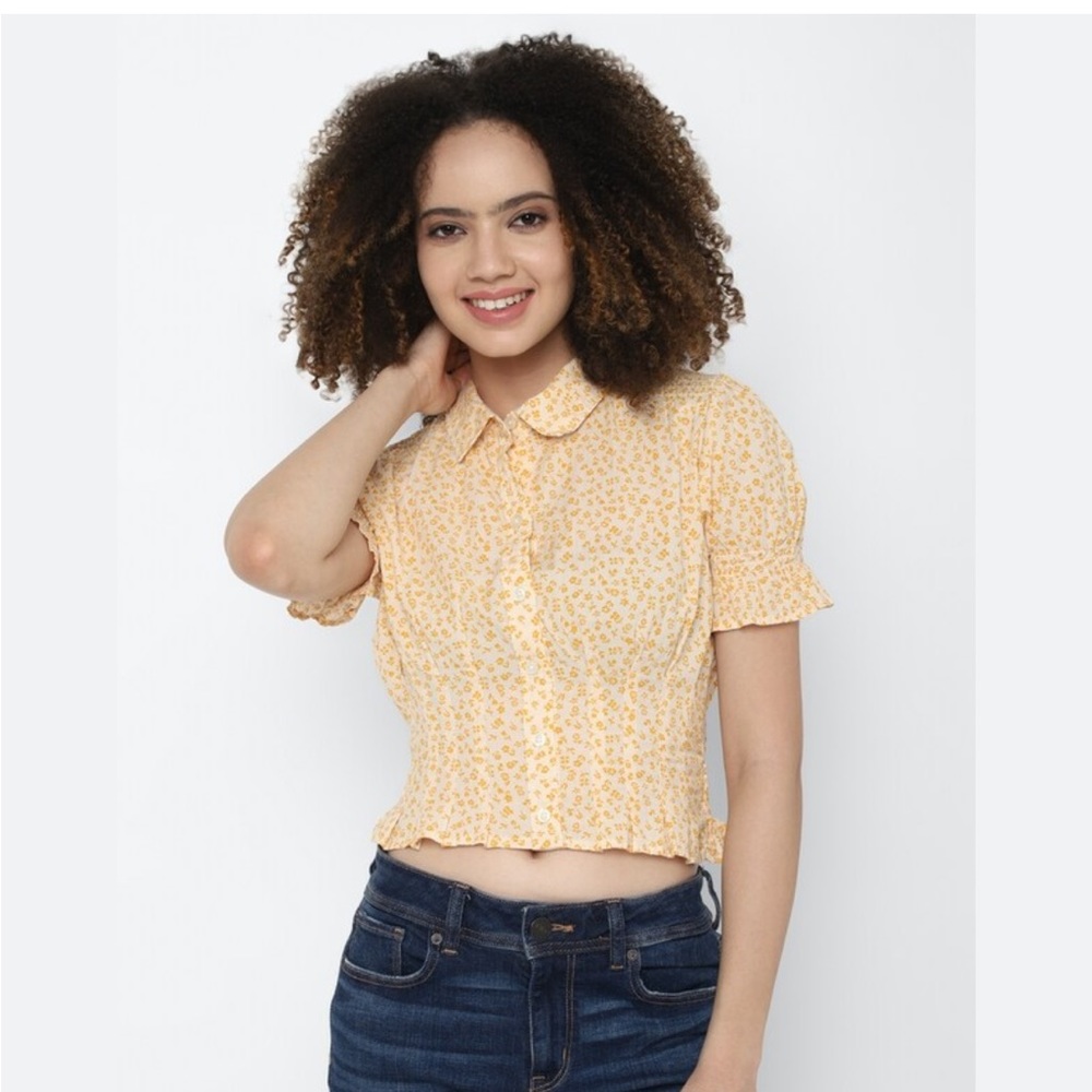 American Eagle short sleeve button yellow floral up shirt